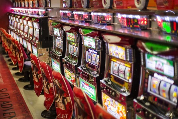 Live dealer blackjack table on istanaliga with clear card display and betting panel